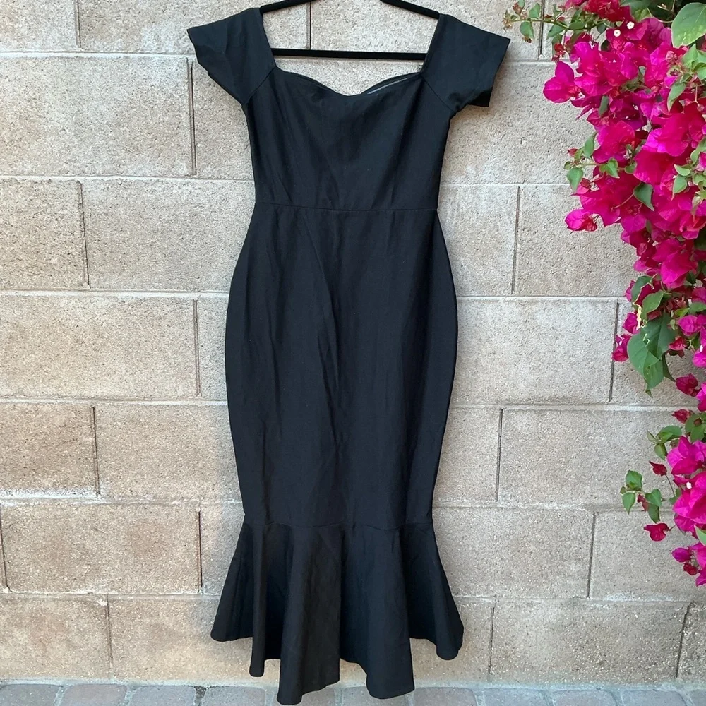 NWOT Lulu’s How Much I Care Black Off-the-Shoulder Midi Dress Medium Bodycon